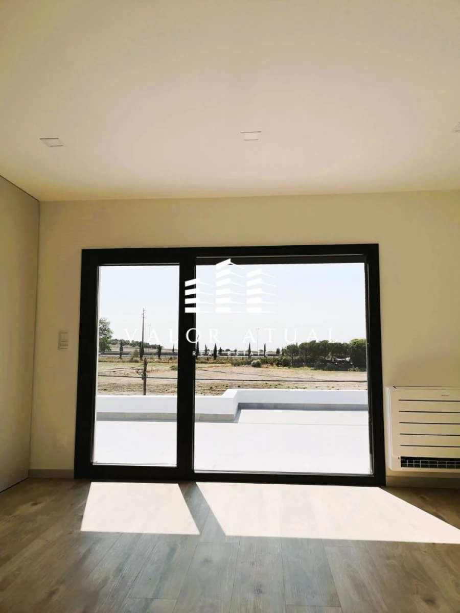 Moradia T5 para Venda em Porto Salvo Foto 13