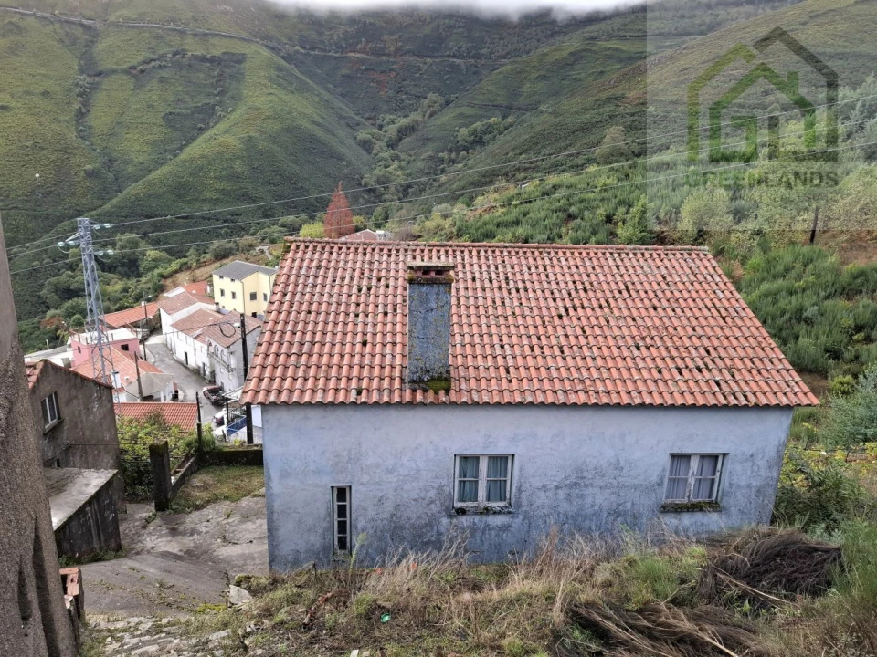 Moradia T4 para Venda em Cerdeira e Moura da Serra Foto 2