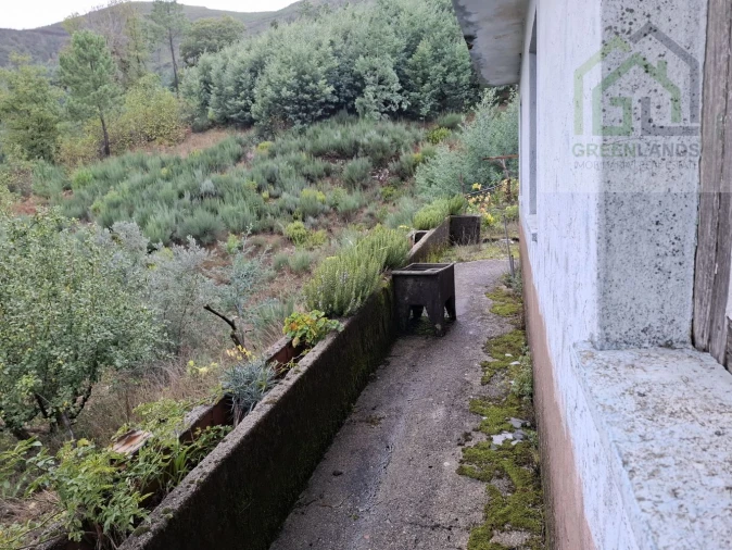 Moradia T4 para Venda em Cerdeira e Moura da Serra Foto 16