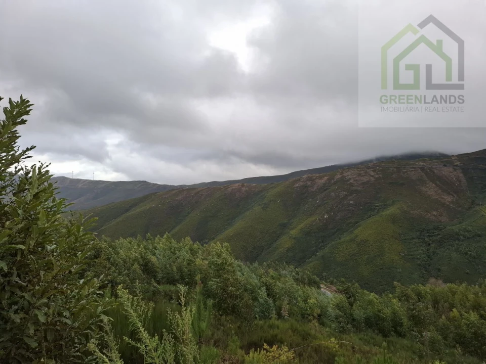 Moradia T4 para Venda em Cerdeira e Moura da Serra Foto 13