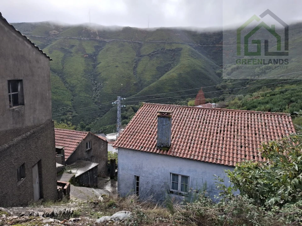 Moradia T4 para Venda em Cerdeira e Moura da Serra Foto 3