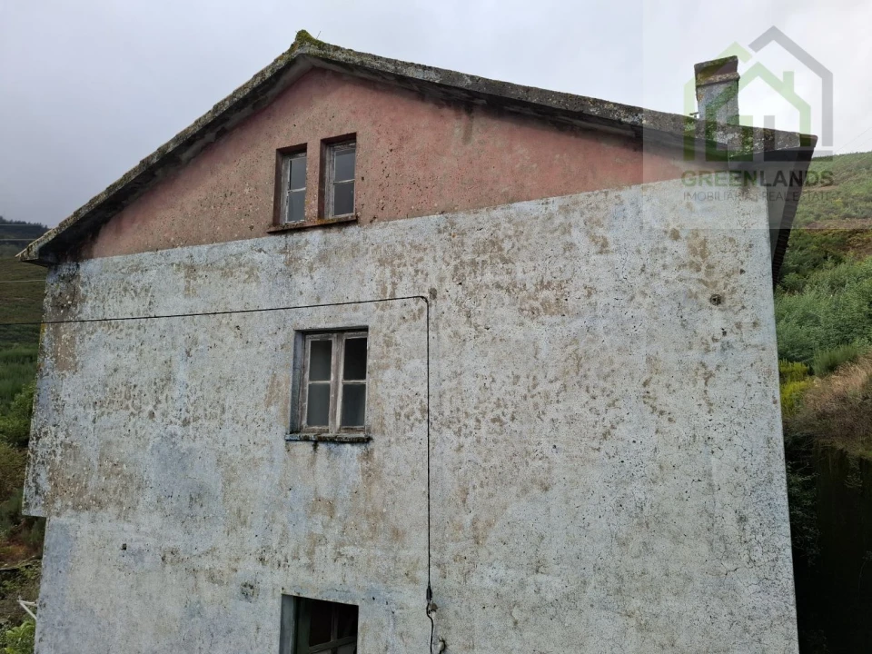 Moradia T4 para Venda em Cerdeira e Moura da Serra Foto 5