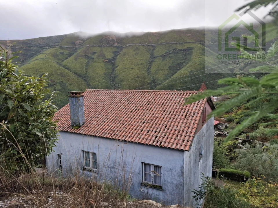 Moradia T4 para Venda em Cerdeira e Moura da Serra Foto 1