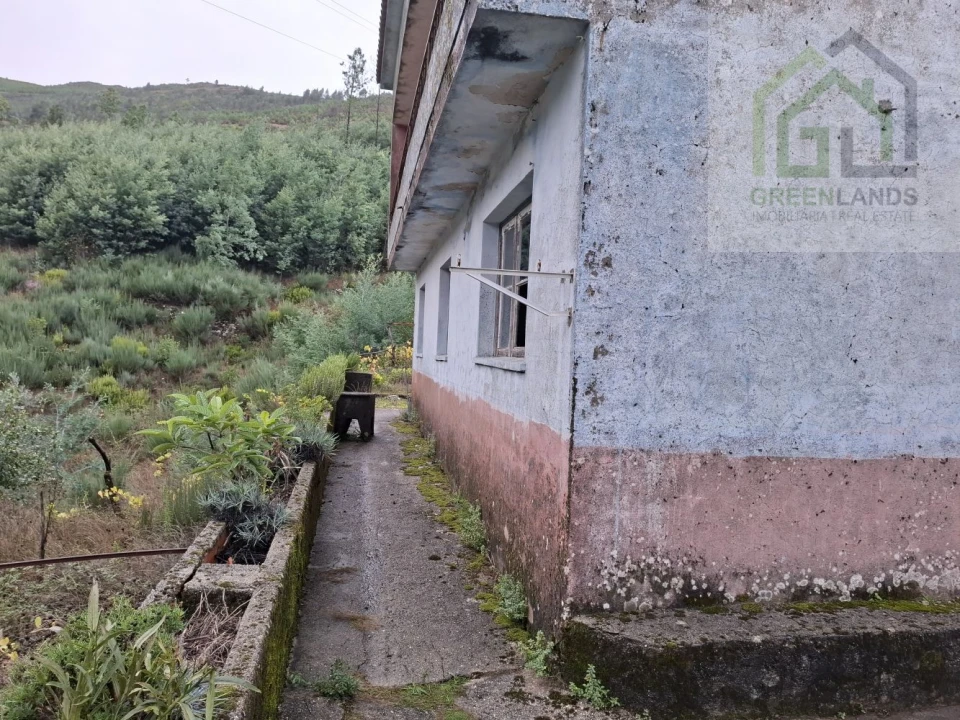 Moradia T4 para Venda em Cerdeira e Moura da Serra Foto 9