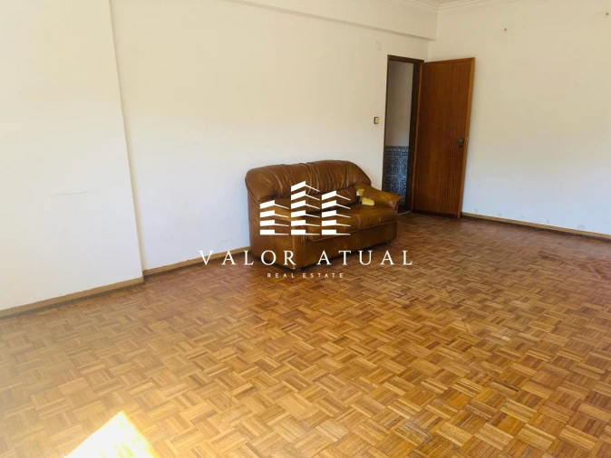 Apartamento T2 para Venda em Massamá e Monte Abraão Foto 2
