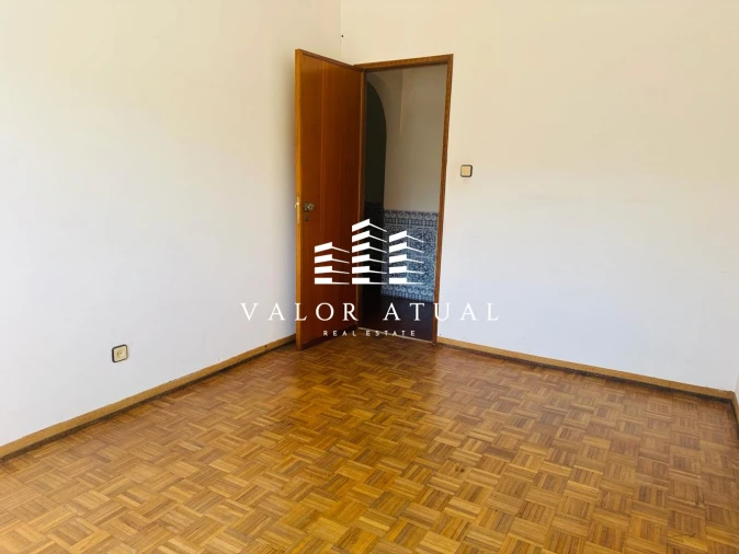 Apartamento T2 para Venda em Massamá e Monte Abraão Foto 11