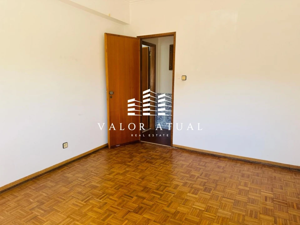 Apartamento T2 para Venda em Massamá e Monte Abraão Foto 14