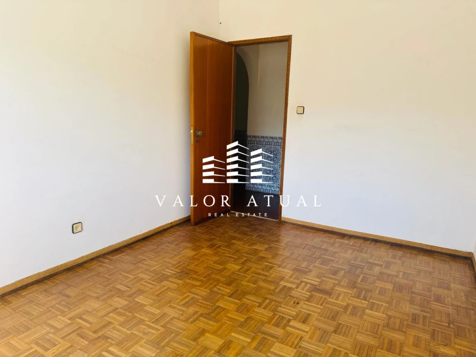 Apartamento T2 para Venda em Massamá e Monte Abraão Foto 11