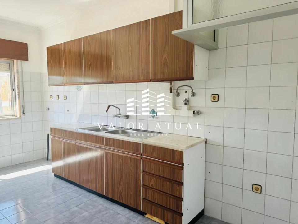 Apartamento T2 para Venda em Massamá e Monte Abraão Foto 6