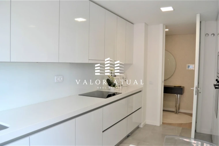 Apartamento T4 para Venda em Mina de Água Foto 8