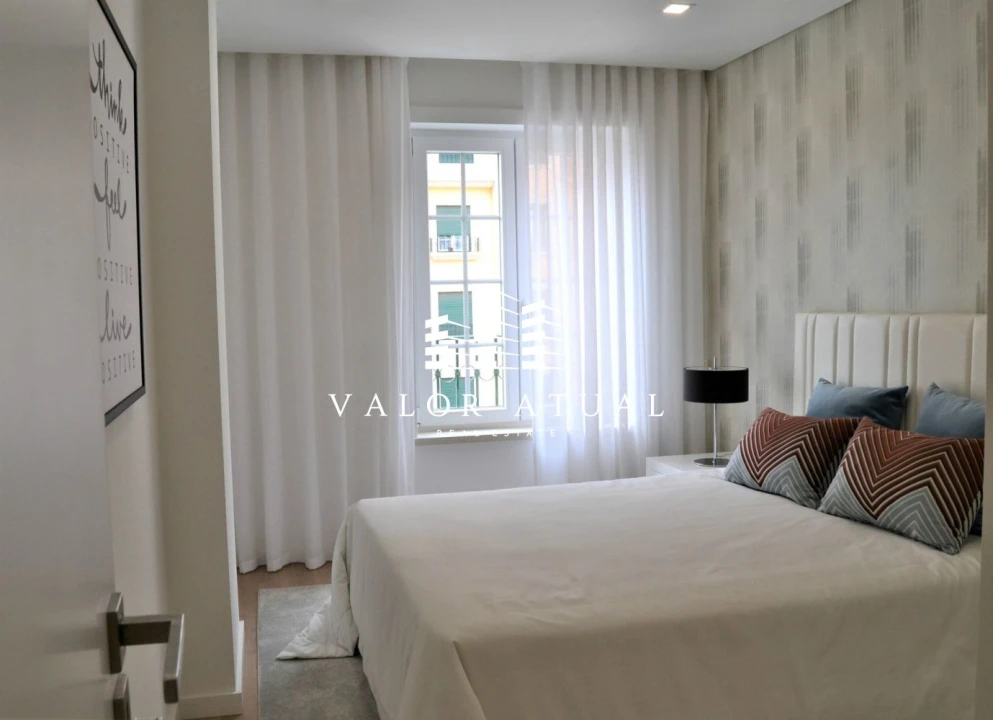 Apartamento T4 para Venda em Mina de Água Foto 12