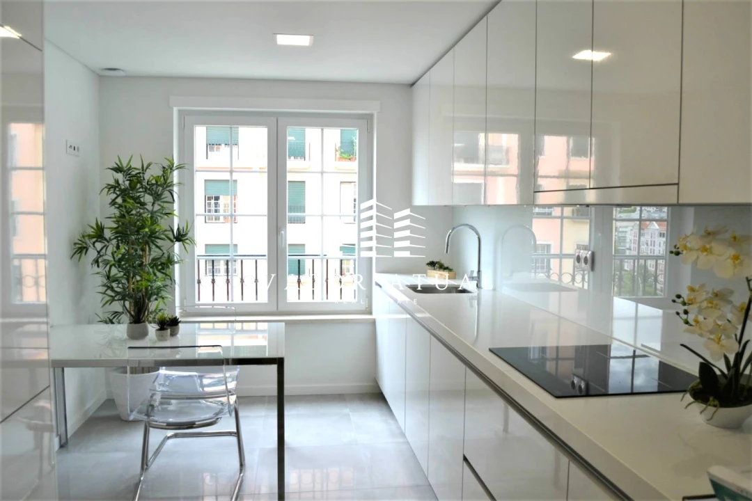 Apartamento T4 para Venda em Mina de Água Foto 6