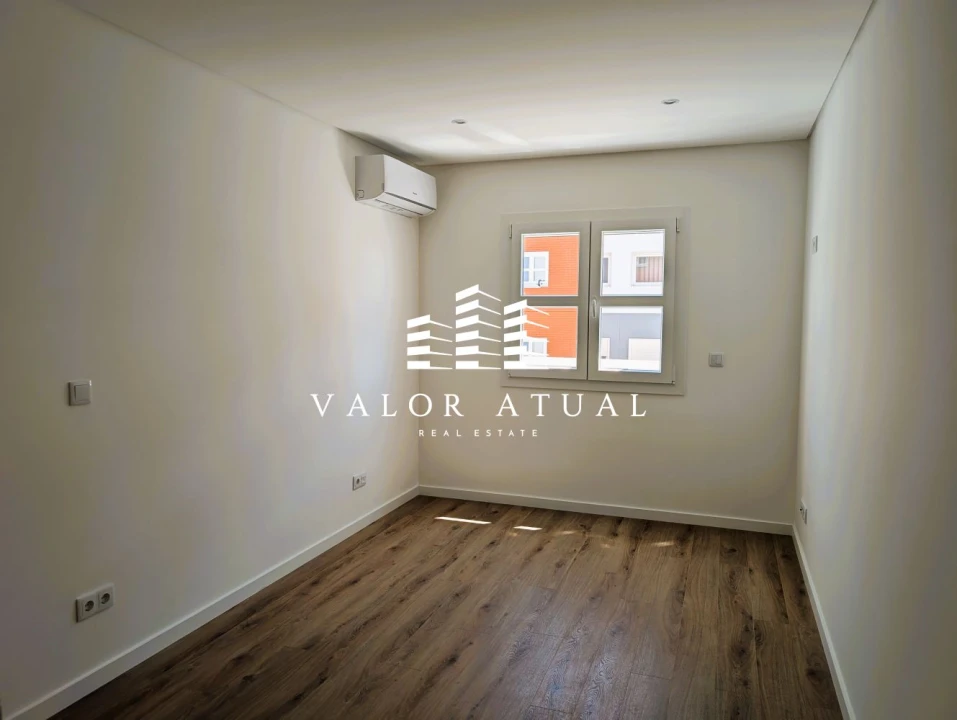 Apartamento T3 para Venda em Venteira Foto 13