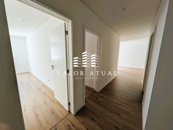 Apartamento T3 para Venda em Venteira Foto 9