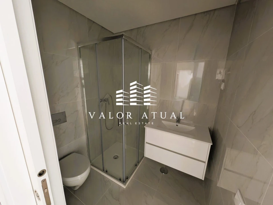 Apartamento T3 para Venda em Venteira Foto 19