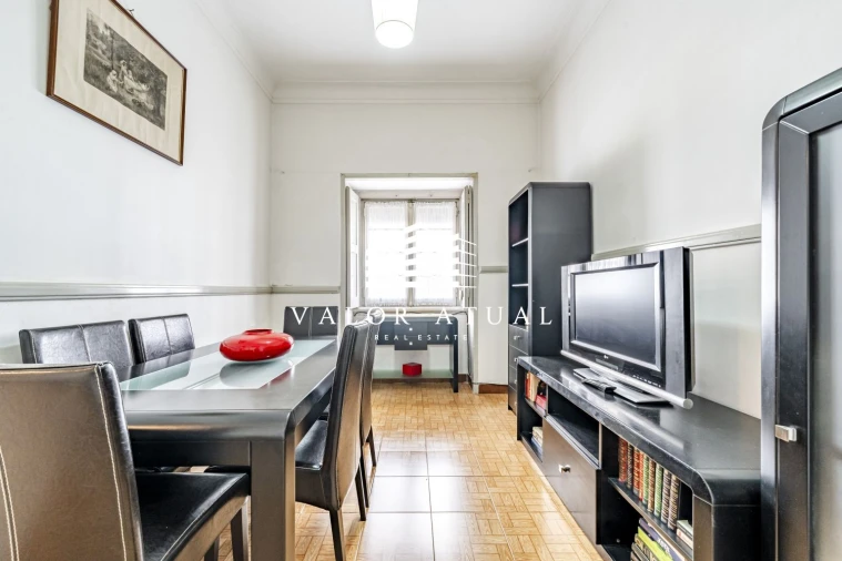 Apartamento T2 para Venda em São Domingos de Benfica Foto 8