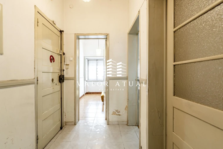 Apartamento T2 para Venda em São Domingos de Benfica Foto 13