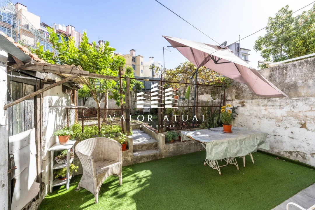 Apartamento T2 para Venda em São Domingos de Benfica Foto 3