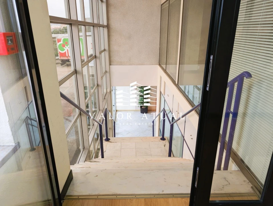 Loja para Arrendamento em Cacém e São Marcos Foto 29