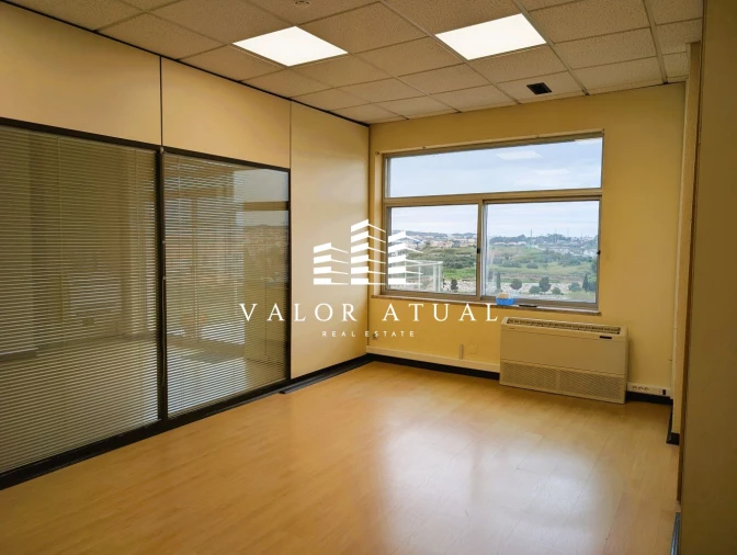 Loja para Arrendamento em Cacém e São Marcos Foto 10