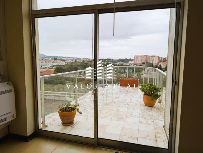 Loja para Arrendamento em Cacém e São Marcos Foto 12