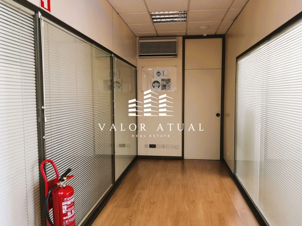 Loja para Arrendamento em Cacém e São Marcos Foto 7