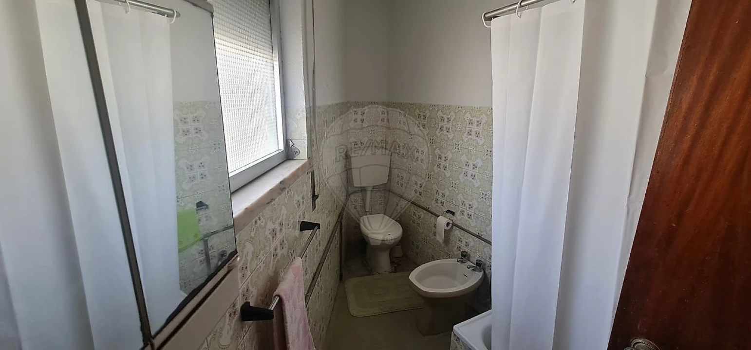 Moradia T4 para Venda em Envendos Foto 11