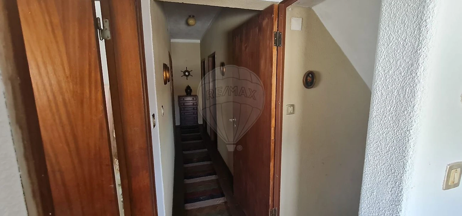 Moradia T4 para Venda em Envendos Foto 9