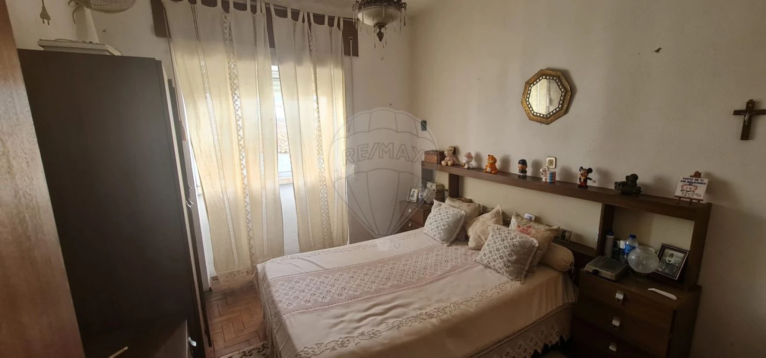 Moradia T4 para Venda em Envendos Foto 16