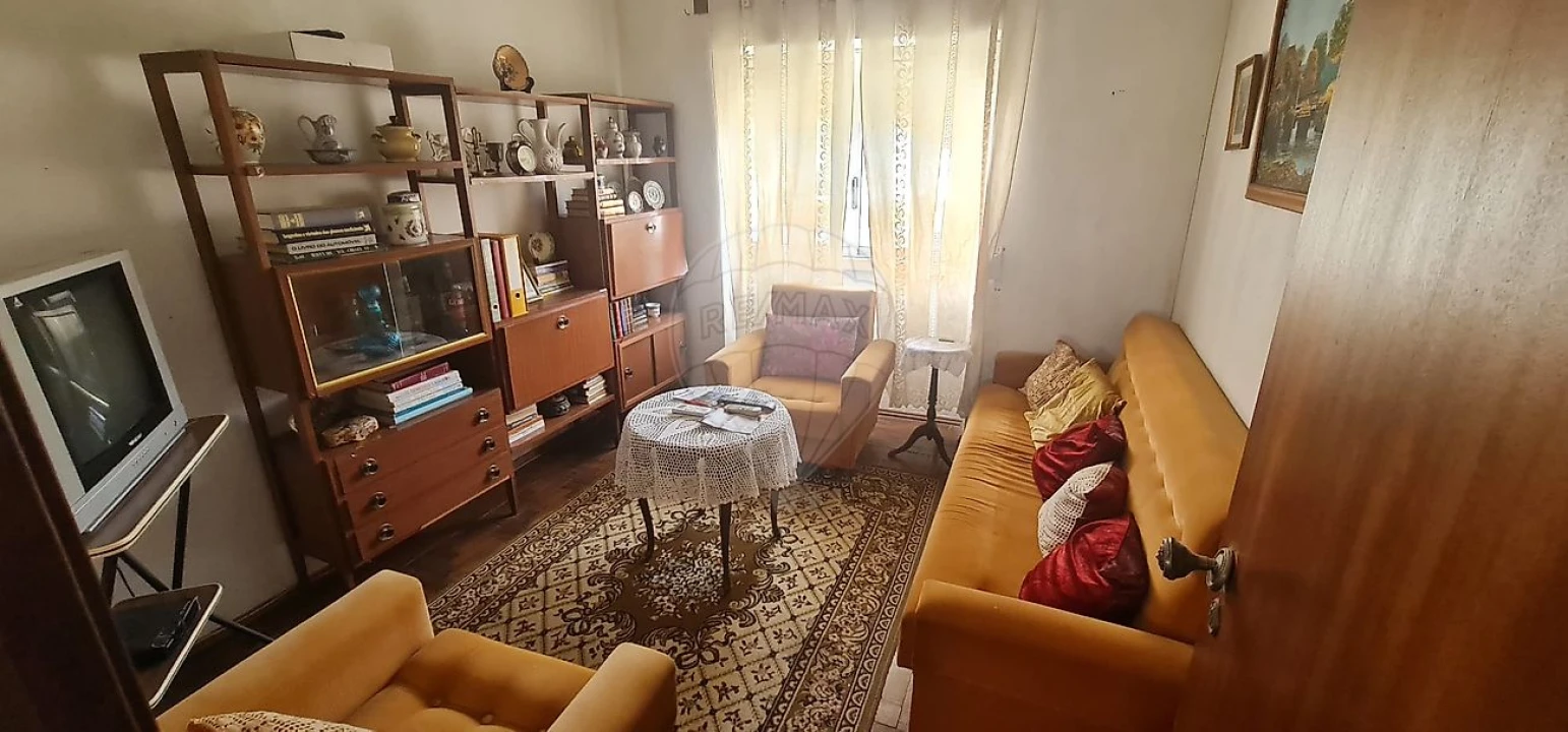 Moradia T4 para Venda em Envendos Foto 1