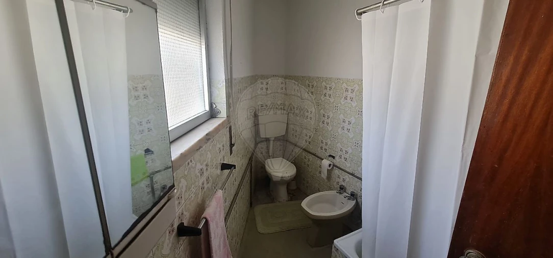 Moradia T4 para Venda em Envendos Foto 11