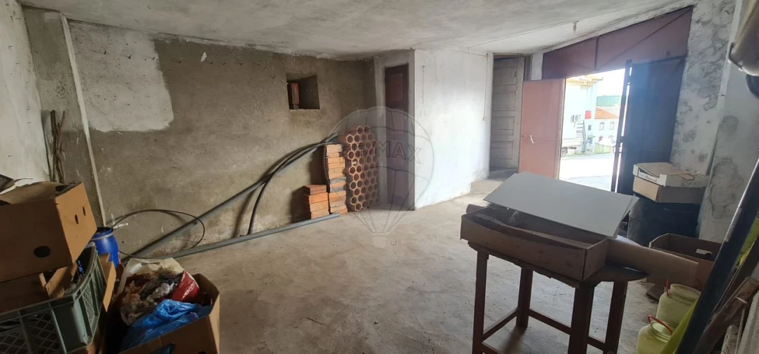 Moradia T4 para Venda em Envendos Foto 23