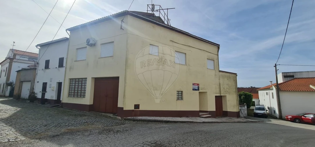 Moradia T4 para Venda em Envendos Foto 2