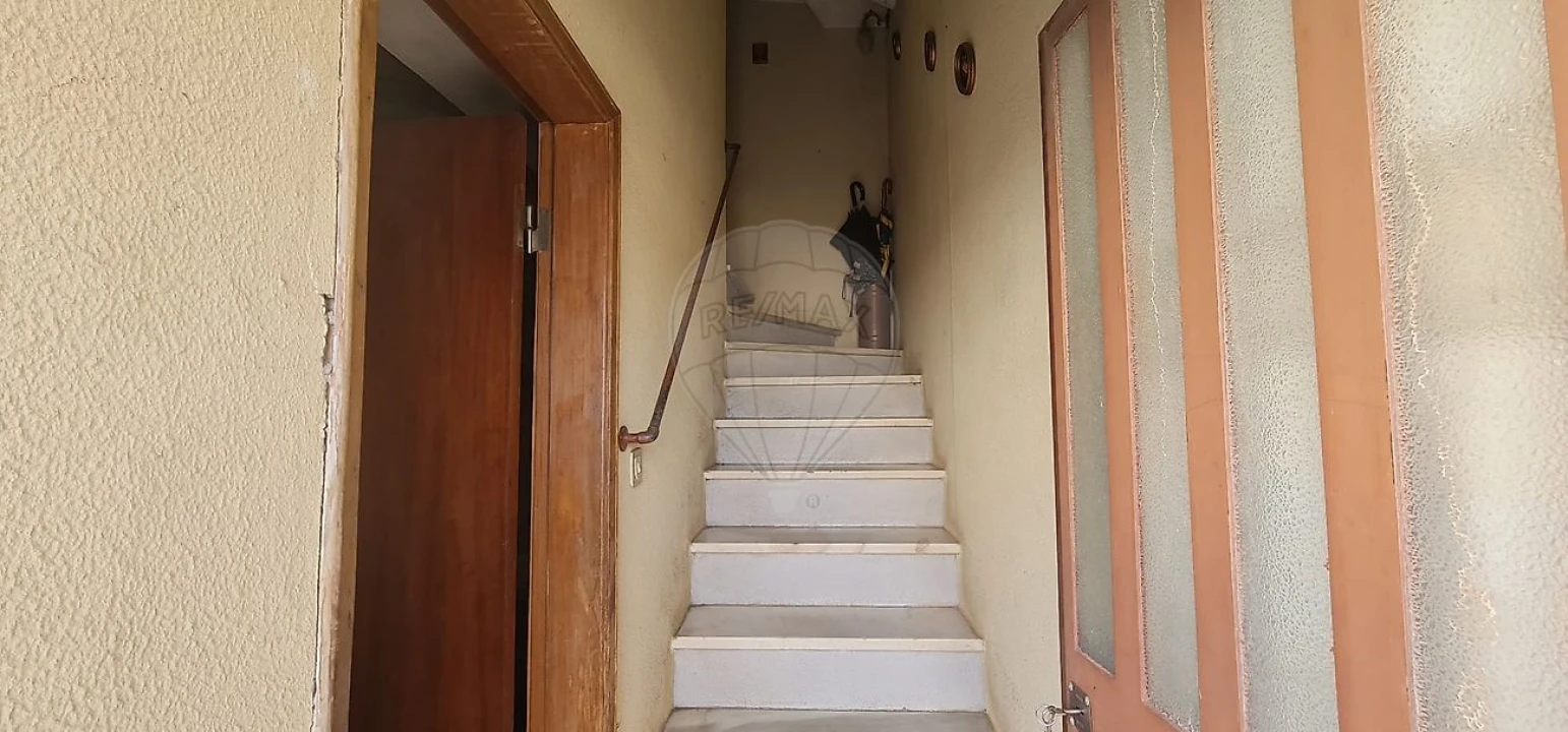 Moradia T4 para Venda em Envendos Foto 3