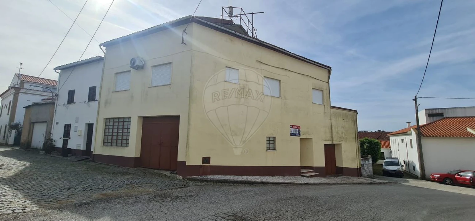 Moradia T4 para Venda em Envendos Foto 2