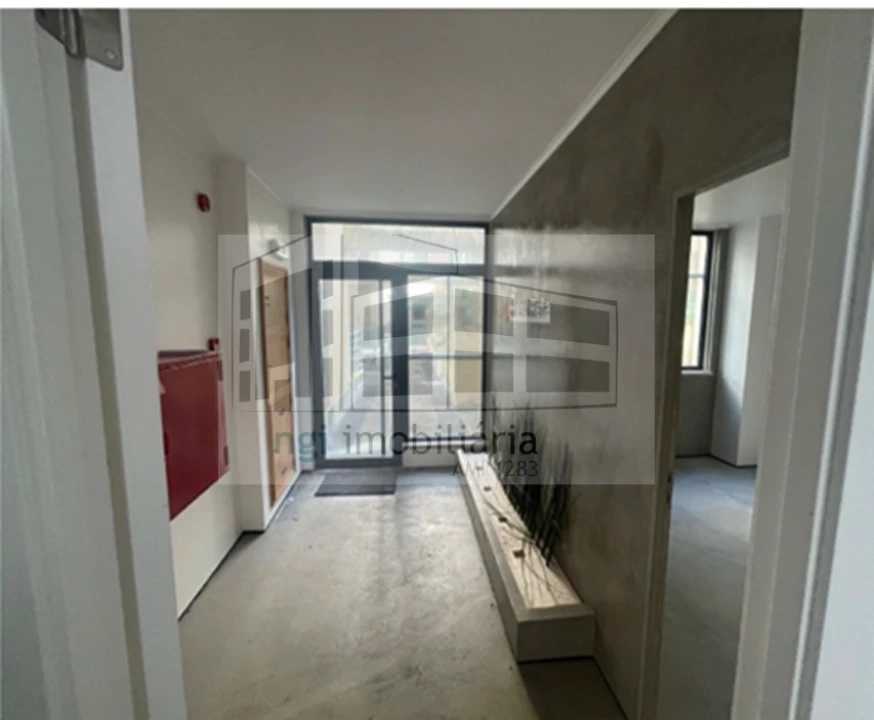 Loja para Venda em Santo António dos Cavaleiros e Frielas Foto 6