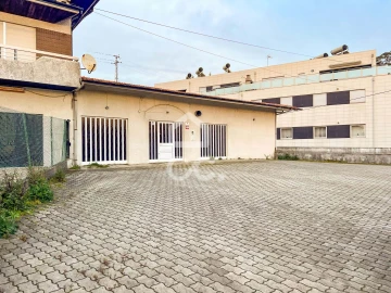 Negócio para Arrendamento em Lousado