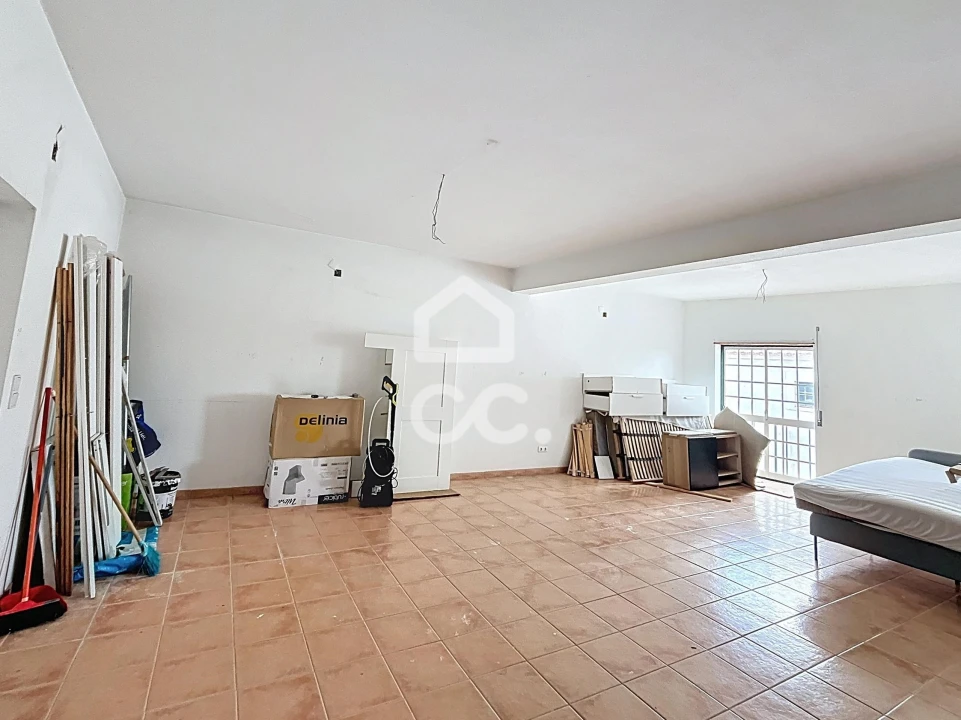 Prédio para Venda em Reguengo Grande Foto 2