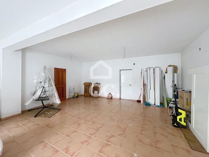 Prédio para Venda em Reguengo Grande