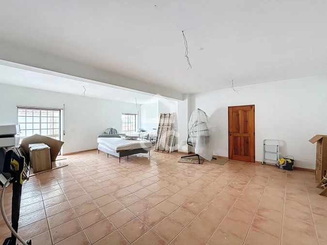 Prédio para Venda em Reguengo Grande Foto 3