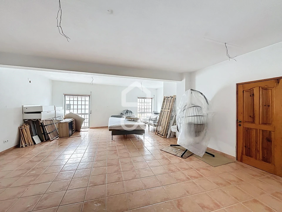 Prédio para Venda em Reguengo Grande Foto 6