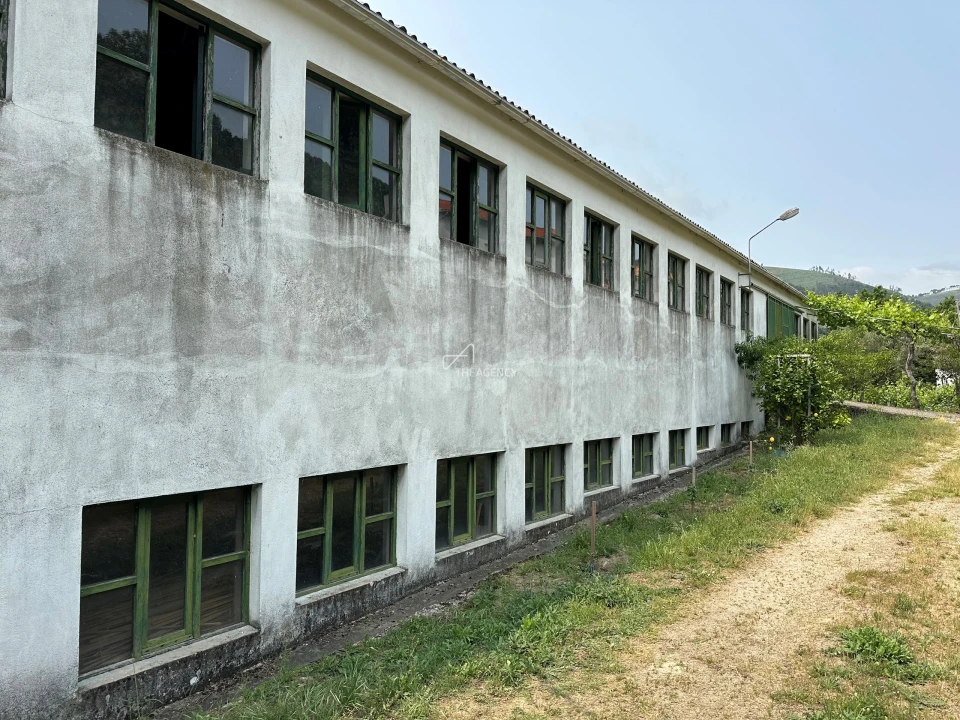 Armazém para Venda em Manteigas (São Pedro) Foto 36
