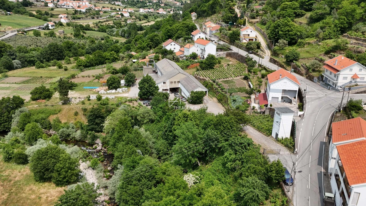 Armazém para Venda em Manteigas (São Pedro) Foto 2
