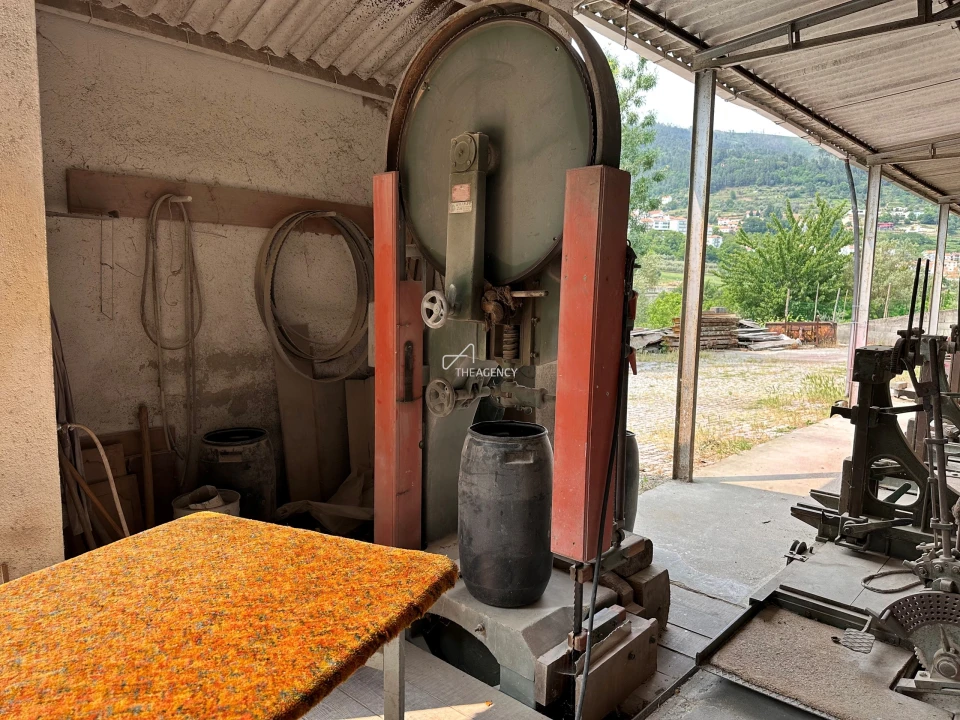 Armazém para Venda em Manteigas (São Pedro) Foto 53