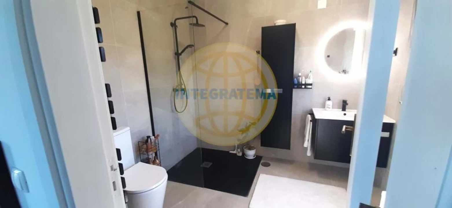 Moradia T5 para Venda em Alcobaça e Vestiaria Foto 13