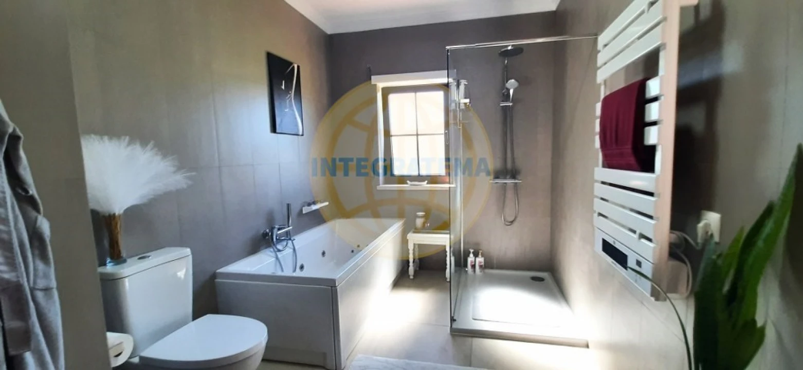 Moradia T5 para Venda em Alcobaça e Vestiaria Foto 6