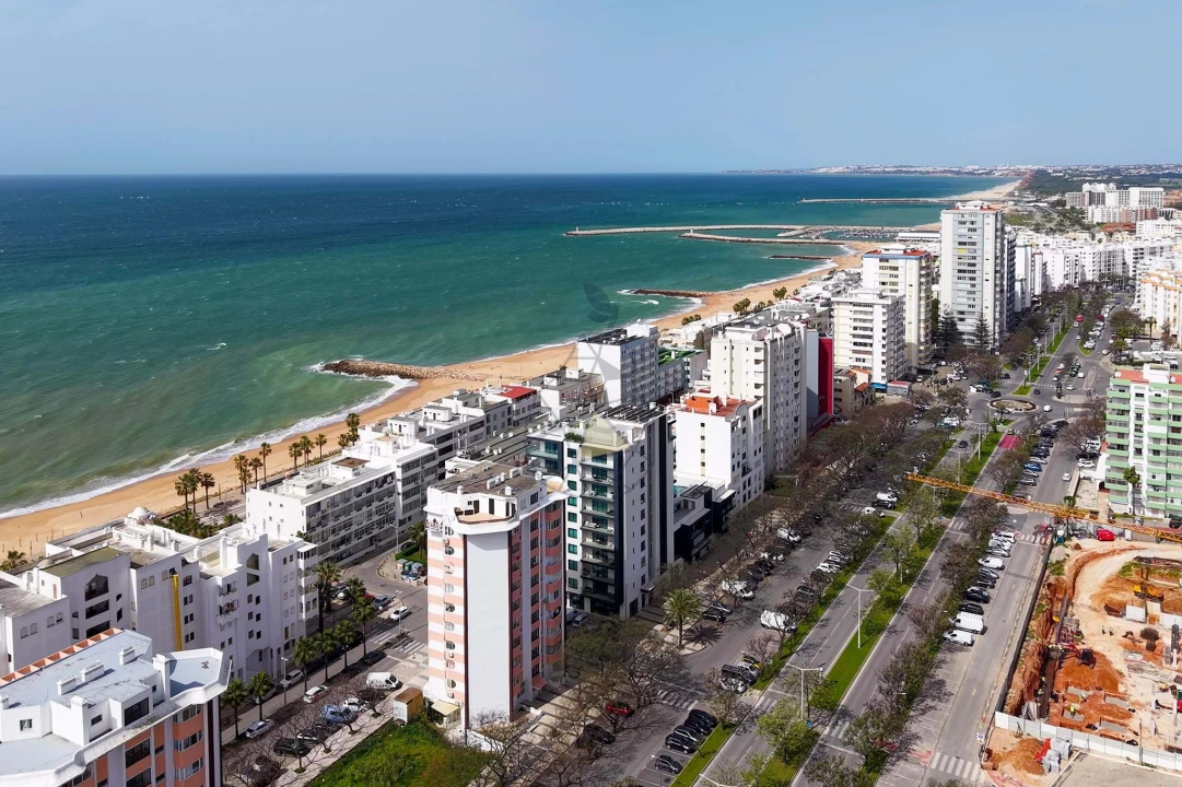 Apartamento T2 para Venda em Quarteira Foto 40