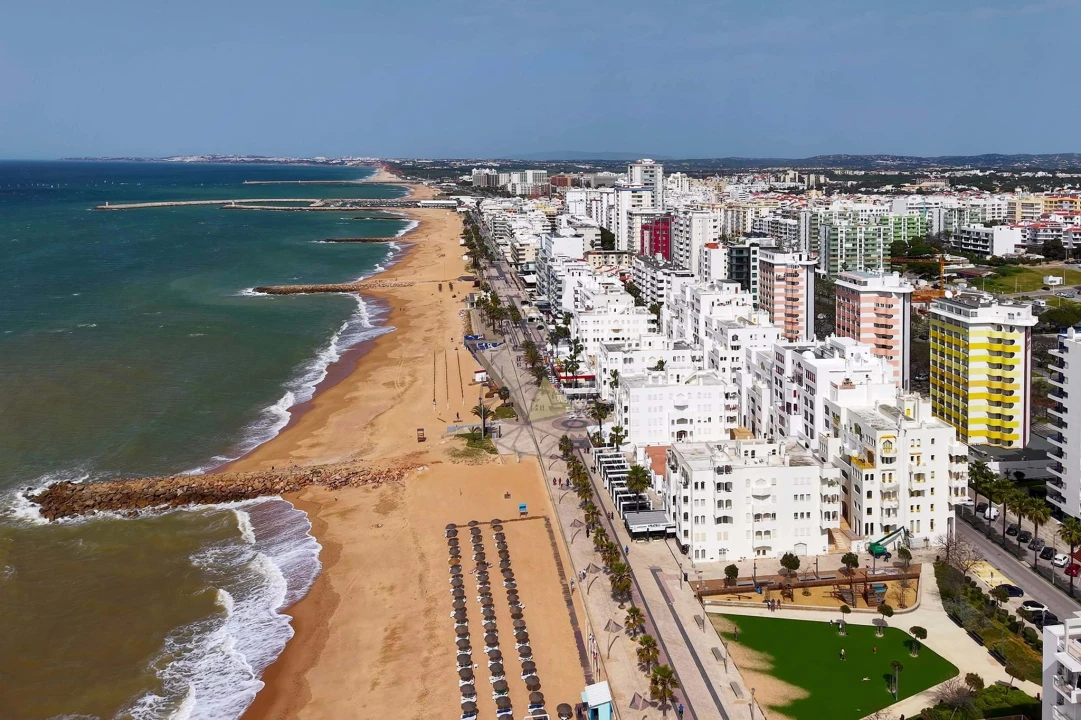 Apartamento T2 para Venda em Quarteira Foto 42