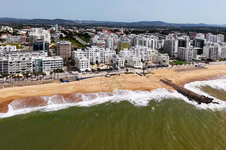 Apartamento T2 para Venda em Quarteira Foto 6