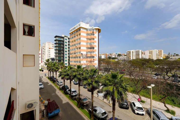 Apartamento T2 para Venda em Quarteira Foto 7